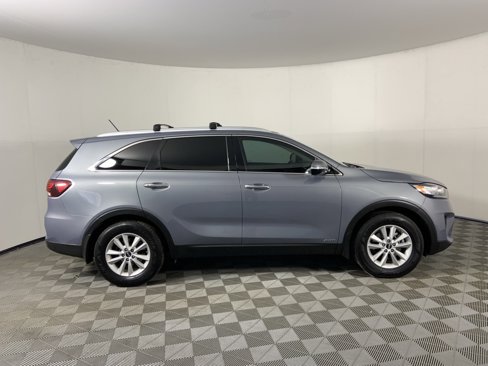 Used 2020 Kia Sorento LX w/ LX I4 Convenience Package image 2