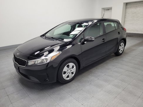 Used 2017 Kia Forte LX image 2