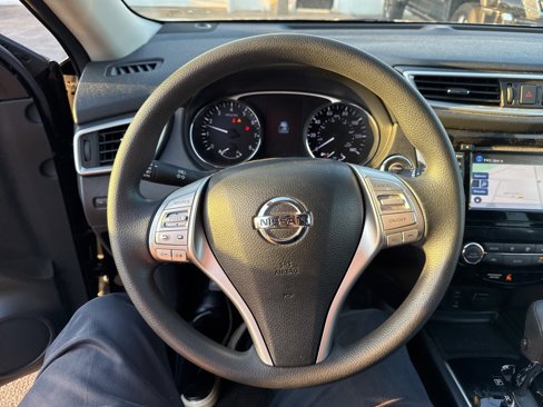 Used 2016 Nissan Rogue SV w/ SV Premium Package image 14