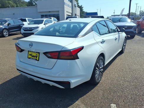 Used 2025 Nissan Altima 2.5 SV image 3