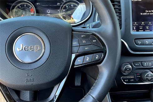 Used 2023 Jeep Cherokee Altitude Lux image 12