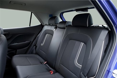 Used 2022 Hyundai Venue Limited image 14