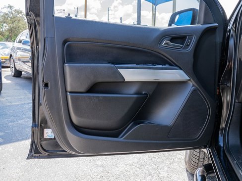Used 2015 Chevrolet Colorado LT image 11