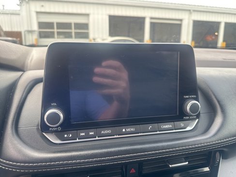 Used 2023 Nissan Rogue SV image 17