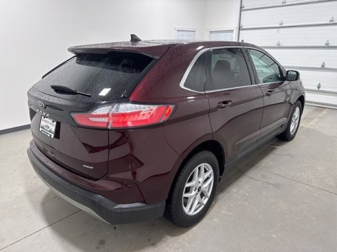 Used 2023 Ford Edge SEL w/ Convenience Package image 4