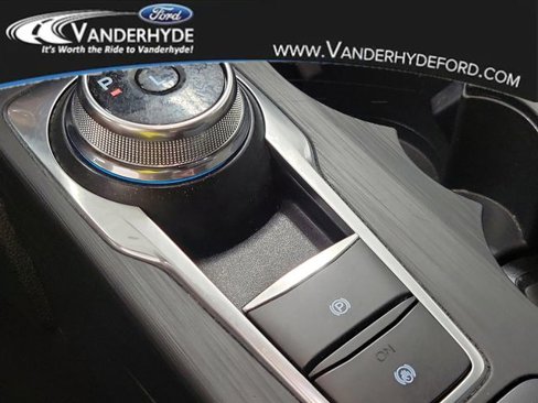 Used 2022 Ford Escape SE image 30