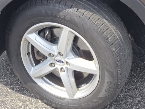 Used 2016 Ford Explorer XLT image 8