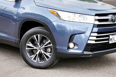 Used 2019 Toyota Highlander LE image 4