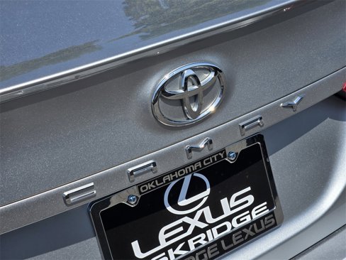 Used 2023 Toyota Camry XSE image 11