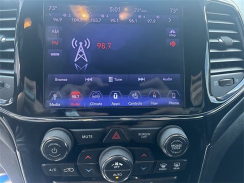 Used 2019 Jeep Grand Cherokee Altitude image 12