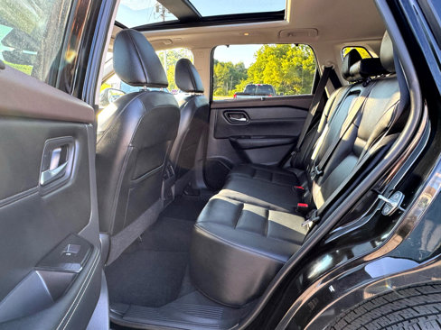 Used 2022 Nissan Rogue SL w/ SL Premium Package image 21