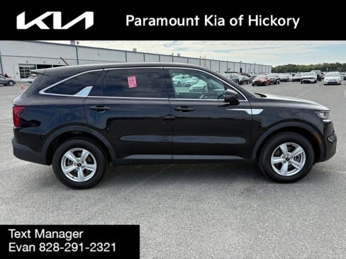 Used 2023 Kia Sorento LX image 7