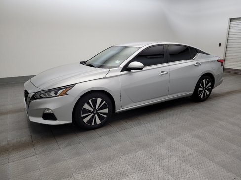 Used 2022 Nissan Altima 2.5 SV image 2