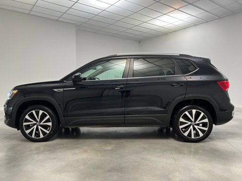 Used 2024 Volkswagen Taos SE image 4