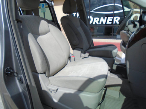 Used 2012 Nissan Quest S image 14