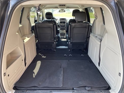 Used 2019 Dodge Grand Caravan SE image 14