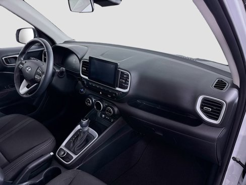 Certified 2024 Hyundai Venue SEL image 29