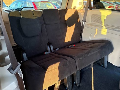 Used 2014 Dodge Grand Caravan SE image 20