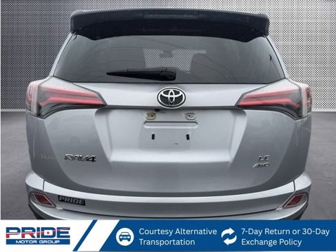 Used 2018 Toyota RAV4 LE image 5