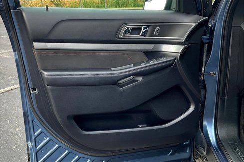 Used 2018 Ford Explorer XLT w/ Equipment Group 202A image 20