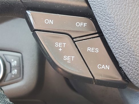 Used 2017 Ford Escape Titanium image 17