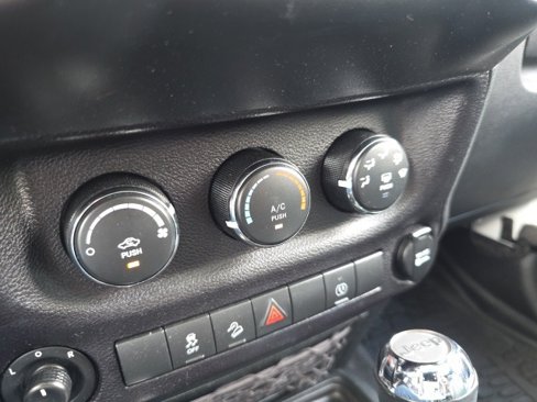 Used 2018 Jeep Wrangler Unlimited Sport image 23