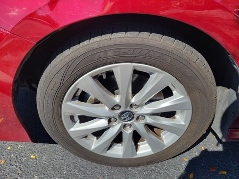 Used 2018 Toyota Camry LE image 5