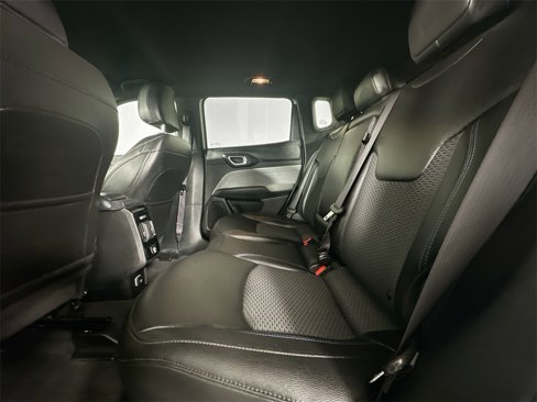 Used 2024 Jeep Compass Latitude image 24