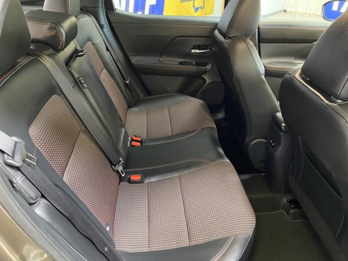 Used 2025 Nissan Kicks SR image 27