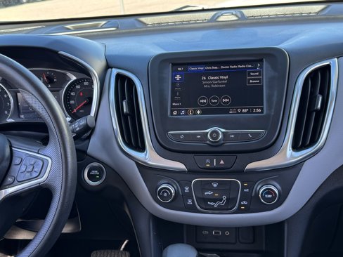 Used 2022 Chevrolet Equinox LT image 18