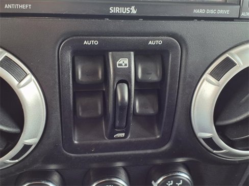 Used 2014 Jeep Wrangler Unlimited Rubicon w/ Connectivity Group image 6