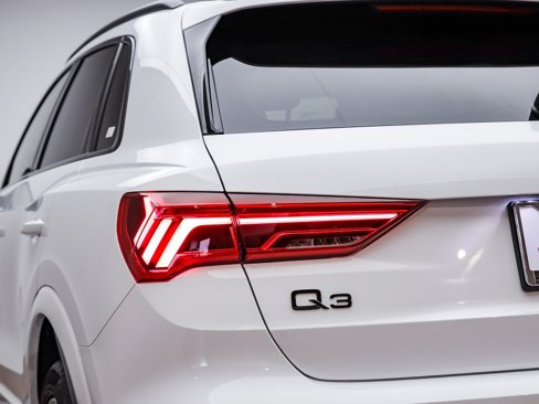 New 2025 Audi Q3 2.0T Premium image 11
