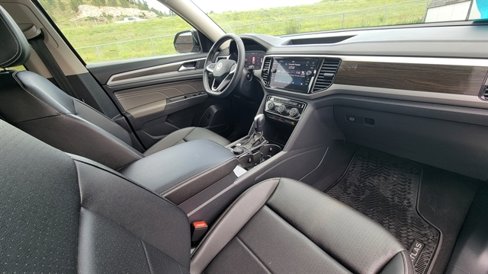 Used 2023 Volkswagen Atlas SE w/ Black Wheel Package image 40