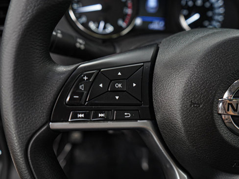 Used 2020 Nissan Rogue SV image 24