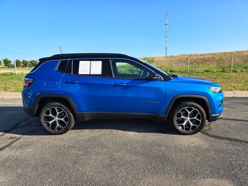 Used 2024 Jeep Compass Limited image 2