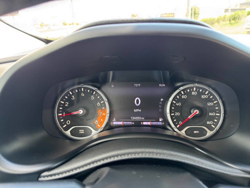 Used 2015 Jeep Renegade Limited image 19