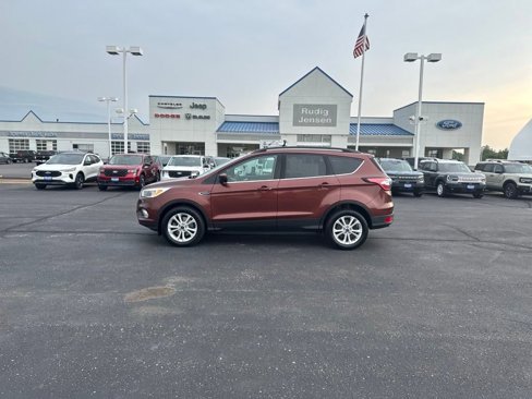 Used 2018 Ford Escape SE image 2