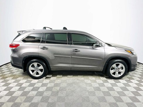 Used 2018 Toyota Highlander Limited image 8