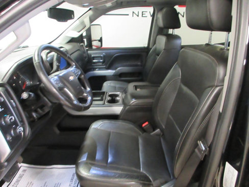 Used 2019 Chevrolet Silverado 2500 LTZ image 7