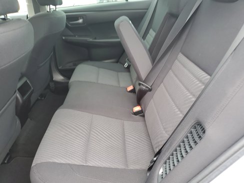 Used 2017 Toyota Camry LE image 9