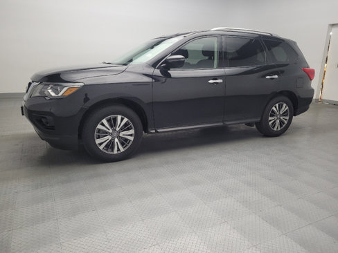 Used 2019 Nissan Pathfinder SV image 2