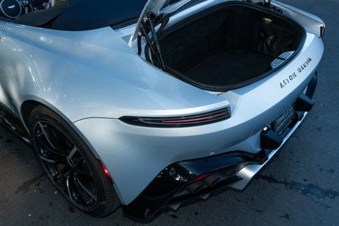 Used 2023 Aston Martin V8 Vantage Roadster image 13