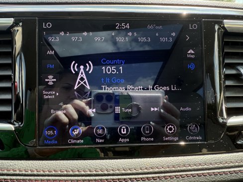 Used 2020 Chrysler Pacifica Limited image 22