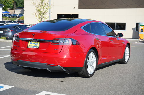 Used 2015 Tesla Model S AWD image 3
