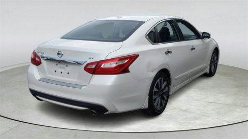 Used 2017 Nissan Altima 2.5 SV w/ Convenience Package image 6