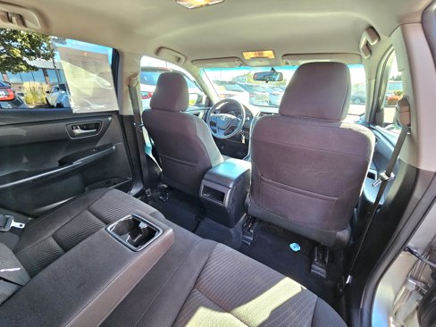 Used 2017 Toyota Camry SE image 11