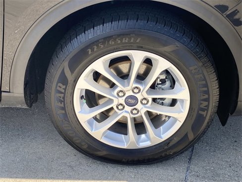 Used 2020 Ford Escape SE image 26