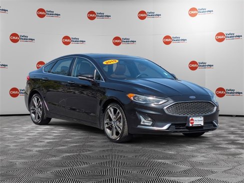 Used 2019 Ford Fusion Titanium image 3