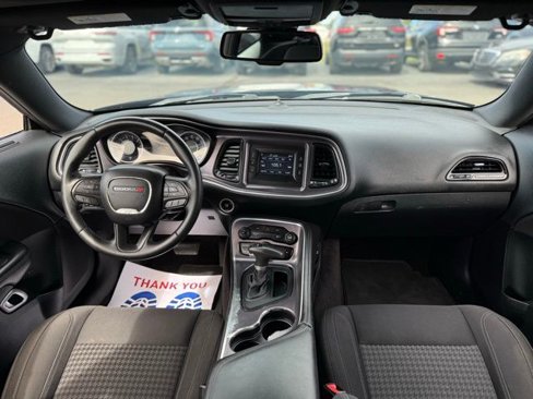 Used 2015 Dodge Challenger SXT w/ Driver Convenience Group image 4