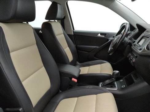 Used 2016 Volkswagen Tiguan S image 21